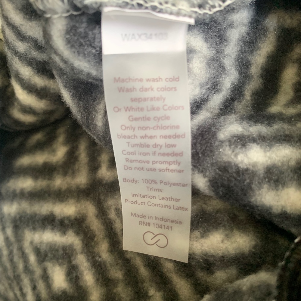 CALIA by Carrie Underwood Black and White Sweater - Picture 5 of 8